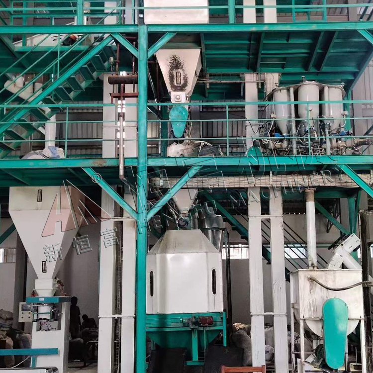 坦桑尼亞禽畜（chù）飼料加工機組