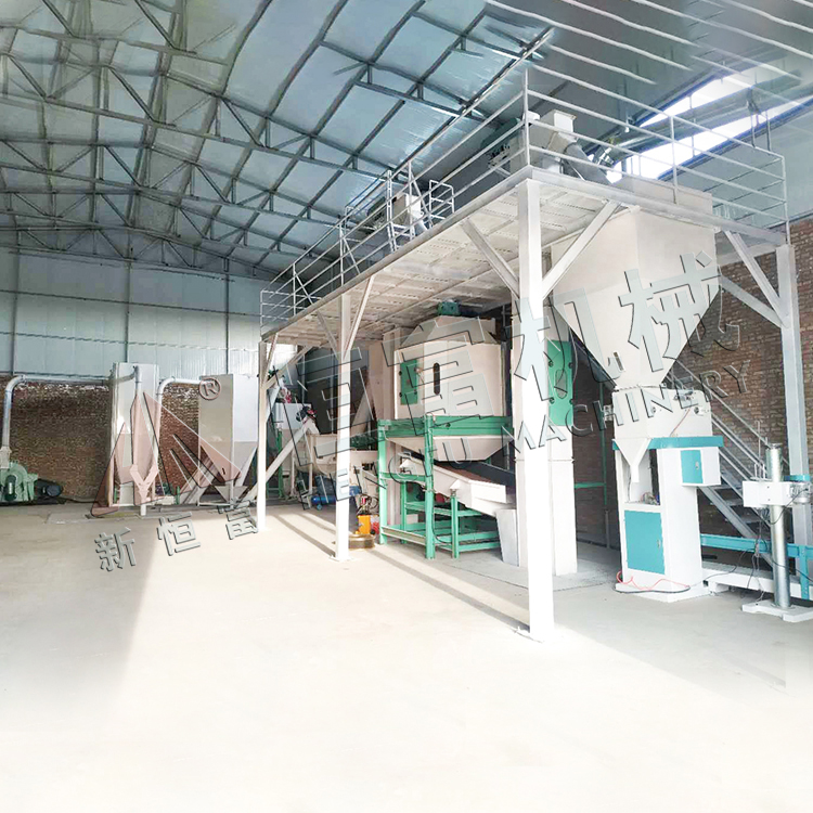 內蒙古（gǔ）鄂爾多斯420草粉顆（kē）粒飼（sì）料機組（zǔ）